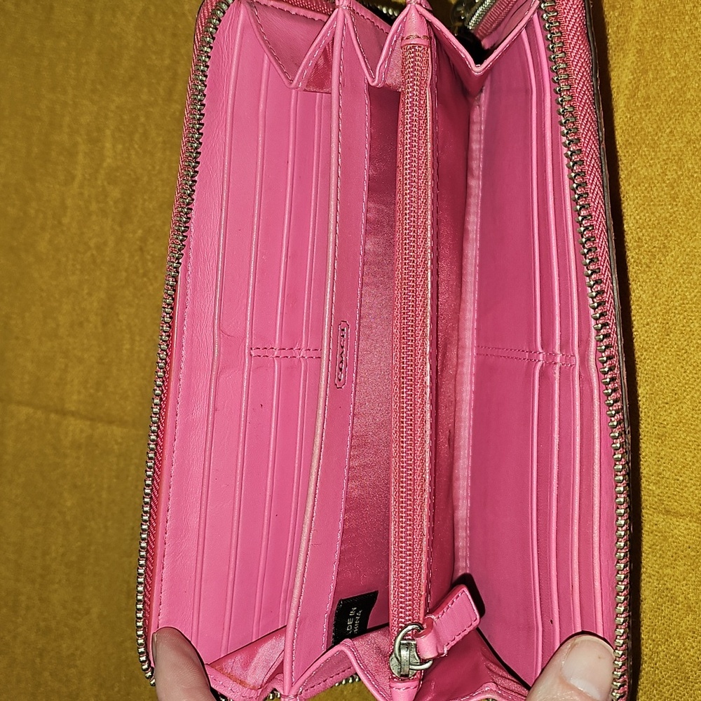 Coach Long Zip Around Wallet In Salmon Pink Patent Leather GUC - Picture 11 of 13